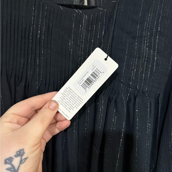 Unsubscribed silk black and silver long sleeve flowy pleated lined blouse - Picture 4 of 8